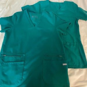 FIGS Hunter green XS scrub tops